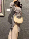 Bolsa Feminina Baguete Meia Lua de Ombro — Pequena, Estilosa e Versátil