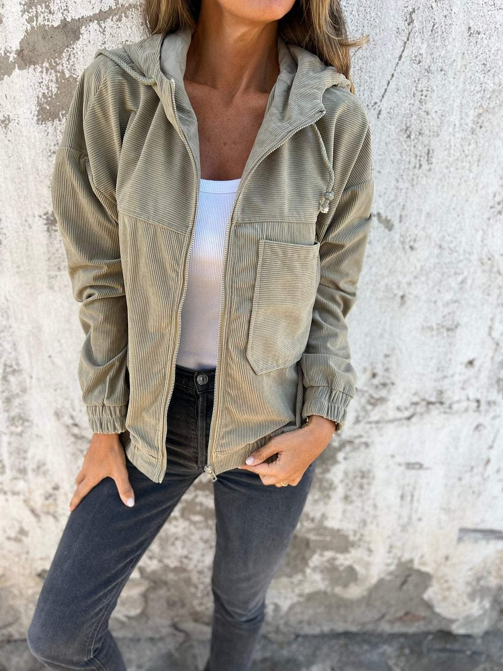 Elizabeth Freizeitjacke mit Kapuze und Reißverschluss
