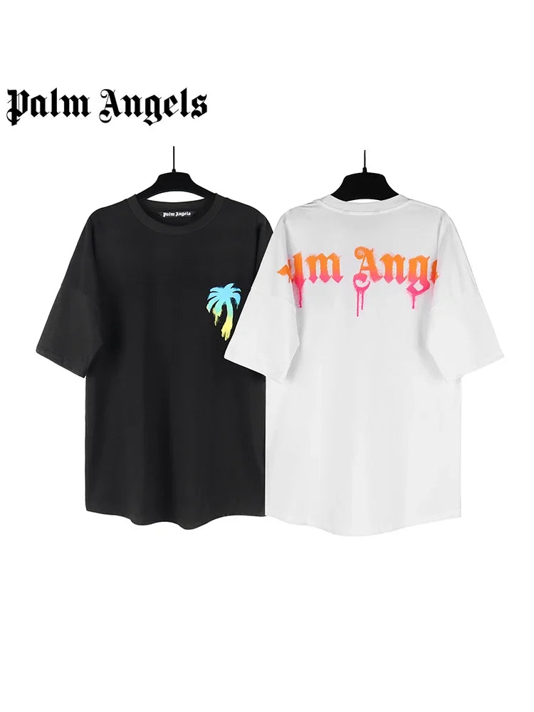 https://ae01.alicdn.com/kf/S6f8903b124c94aa3b6a79d740df5e719K/Palm-Angels-camiseta-com-gola-redonda-para-homens-e-mulheres-algod-o-estampado-em-letras-gradiente.jpg