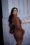 Vestido Chicago – Ousadia Urbana com Elegância Marcante