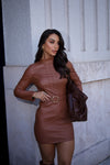 Vestido Chicago – Ousadia Urbana com Elegância Marcante
