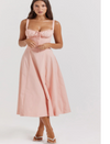 Vestido Parisiense Clássico – Elegância Minimalista com Cintura Ajustada