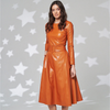 Vestido em Couro Com Manga Longa e Fino Ajuste