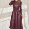 Vestido em Couro Com Manga Longa e Fino Ajuste
